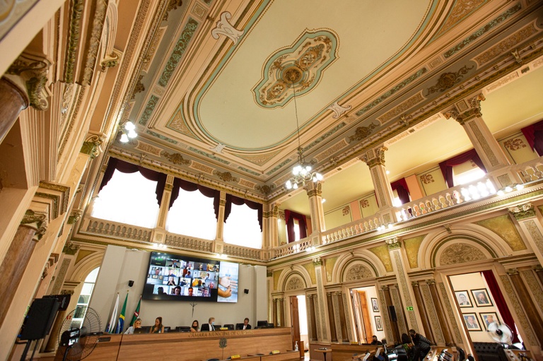 Câmara de Curitiba aprova reajuste de 3,14% para funcionários públicos municipais