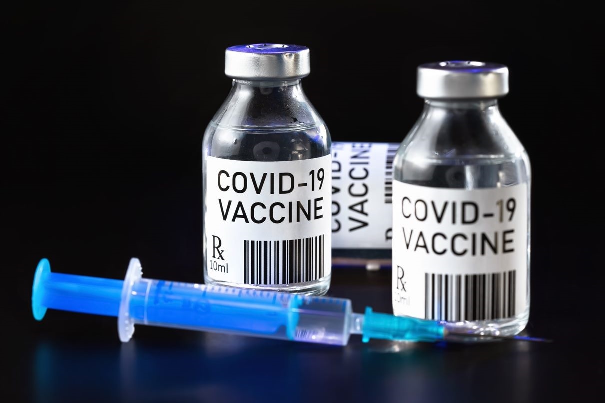 Israel acelera vacinação do coronavírus e quer sair da pandemia em março de 2021