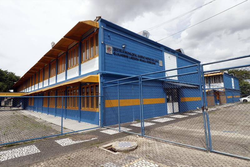 Curitiba adia volta às aulas presenciais na rede pública para abril