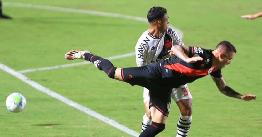 Vasco empata com Atlético-GO e sai da zona de rebaixamento do Campeonato Brasileiro