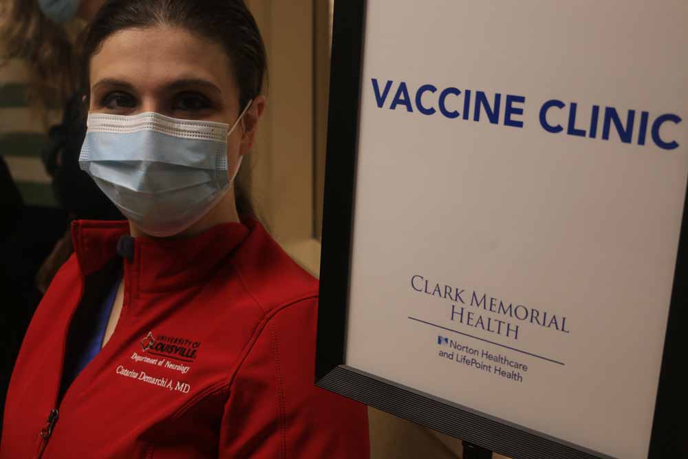Médica brasileira imunizada nos EUA defende vacina: não precisa ter dúvida