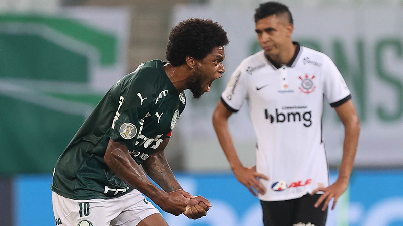 Palmeiras goleia Corinthians e volta ao G-4 do Campeonato Brasileiro