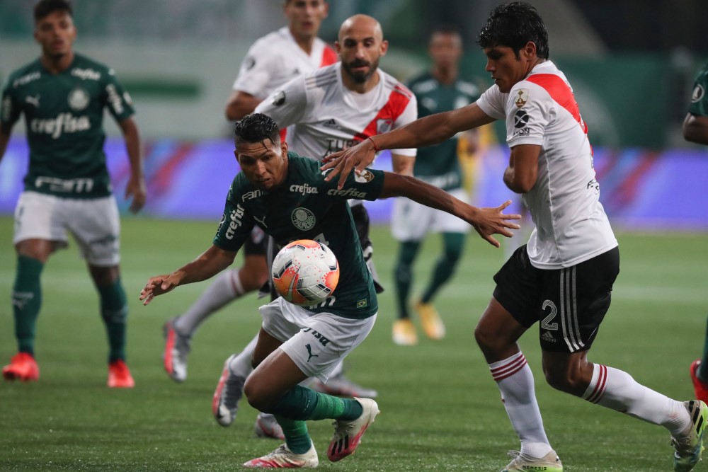 Palmeiras segura pressão do River Plate e volta para final da Libertadores após 21 anos