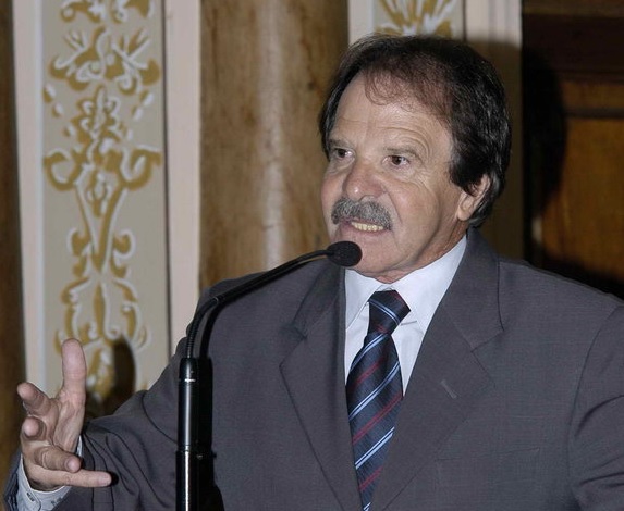 Ex-vice prefeito de Curitiba, Algaci Tulio morre por covid-19