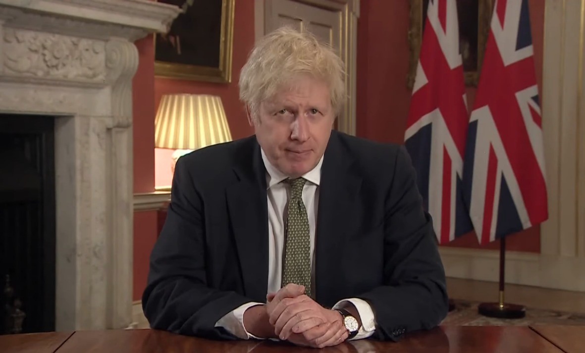 Boris Johnson durante o anúncio do lockdown. (Reprodução)