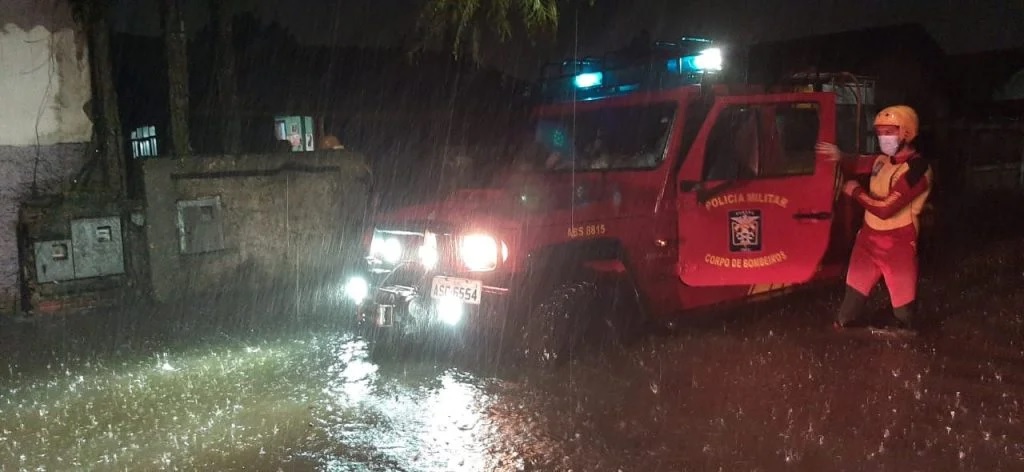 Chuvas do final de semana afetaram mais de 60 mil pessoas, diz Defesa Civil