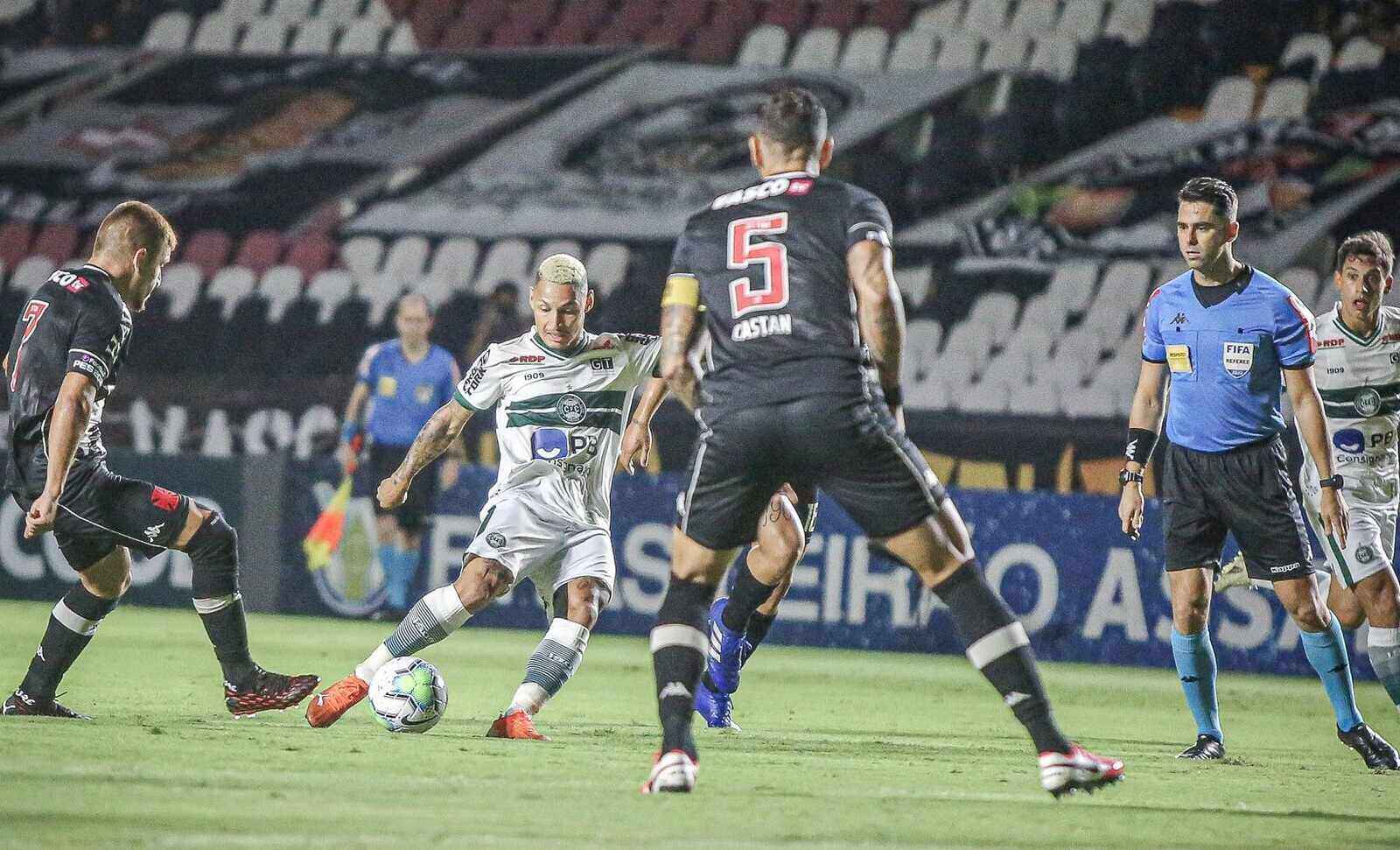 Coritiba bate o Vasco na estreia do técnico Morínigo e encerra jejum no Brasileirão