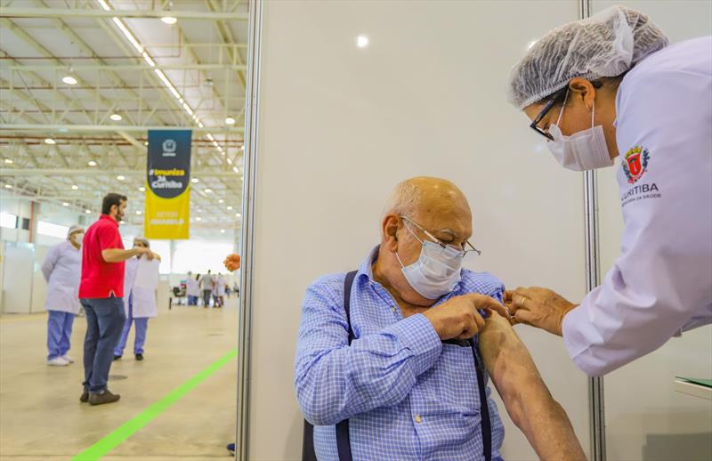 Curitiba aplicou 18.263 segundas doses da vacina contra a covid-19