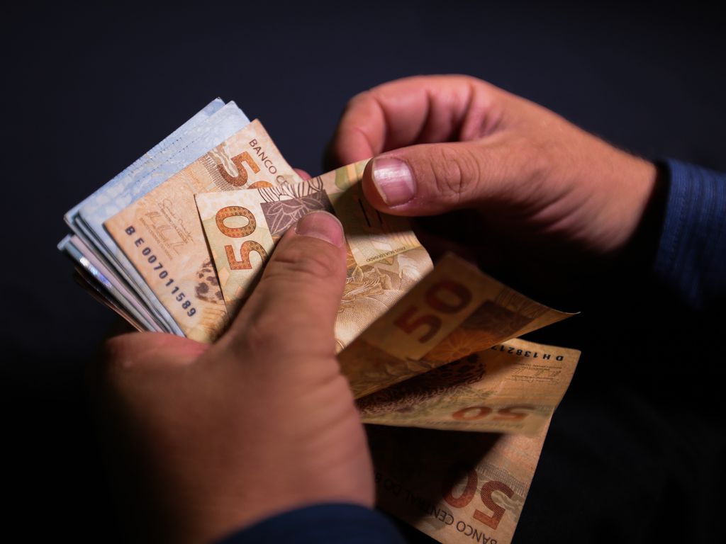 Empresas perdem R$ 670 bi durante debate sobre precatórios e furo no teto de gastos