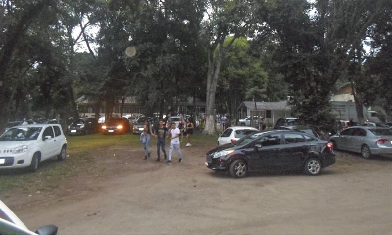Prefeitura interrompe festa de 400 pessoas e distribui mais de R$ 150 mil em multas