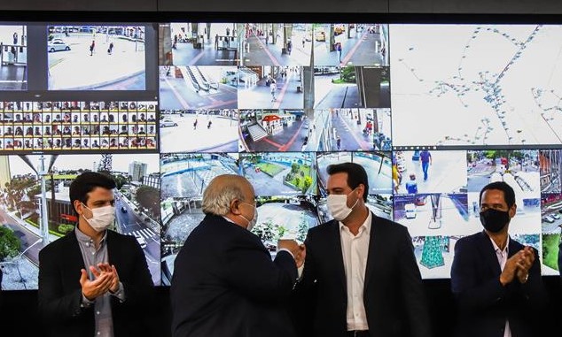 Ratinho Jr. e Greca inauguram sistema com mais de mil câmeras espalhadas em Curitiba
