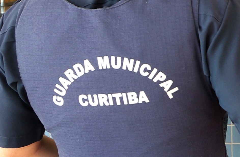 Homem procura a Guarda Municipal e pede para ser preso, em Curitiba