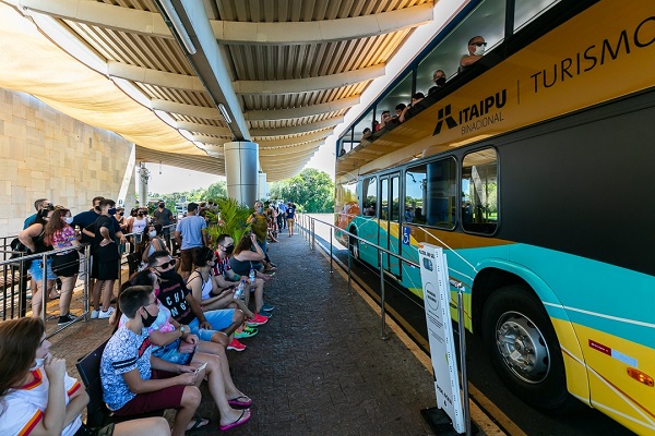 Turismo cai 60% em Itaipu que recebeu 233 mil visitantes em 2020