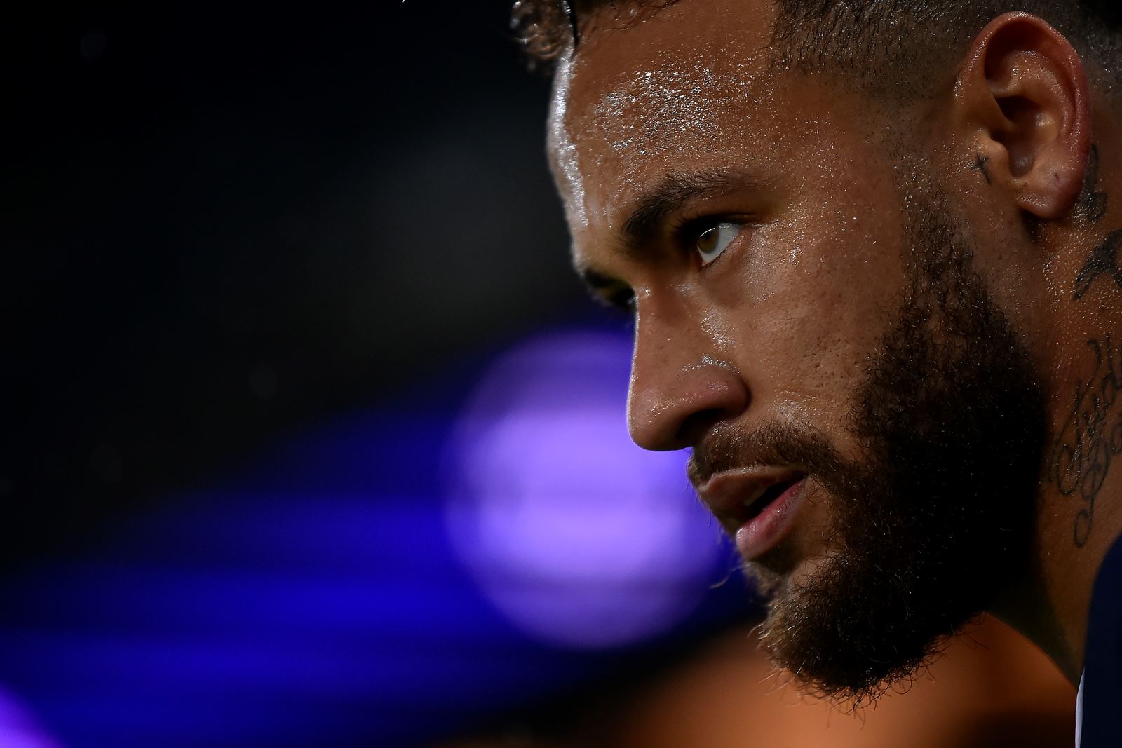 Neymar sente incômodo muscular e não enfrenta a Argentina