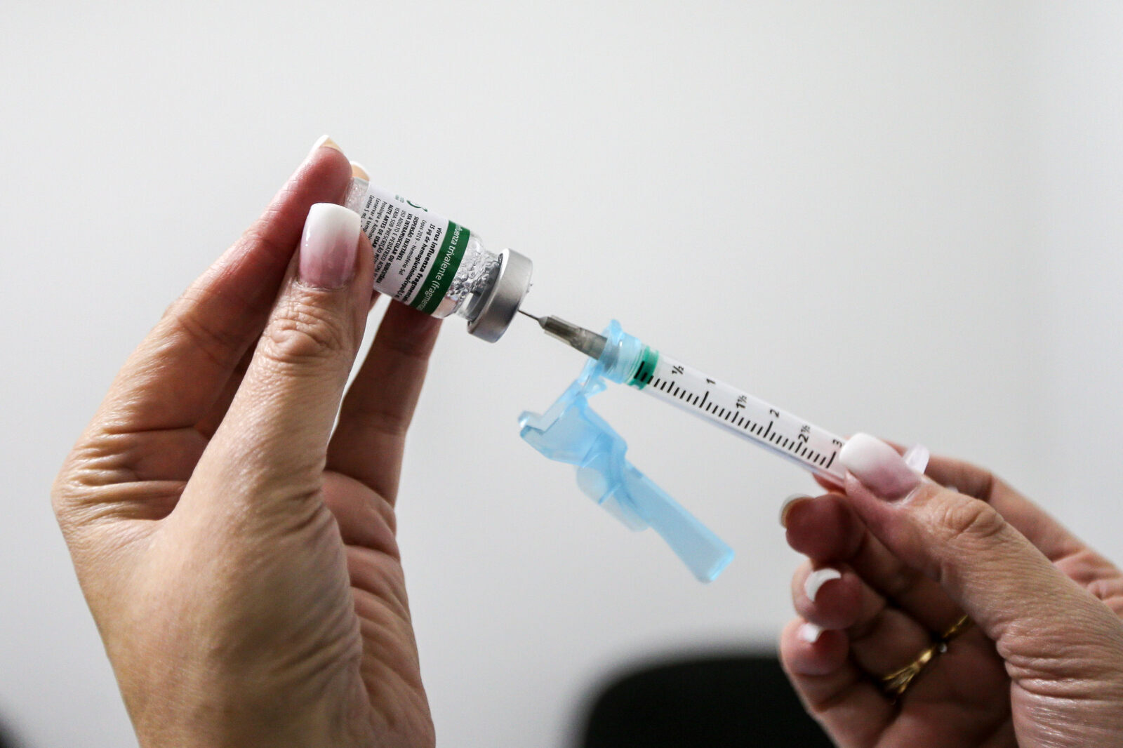 Número de vacinados contra a covid-19 em Curitiba chega a 52.383