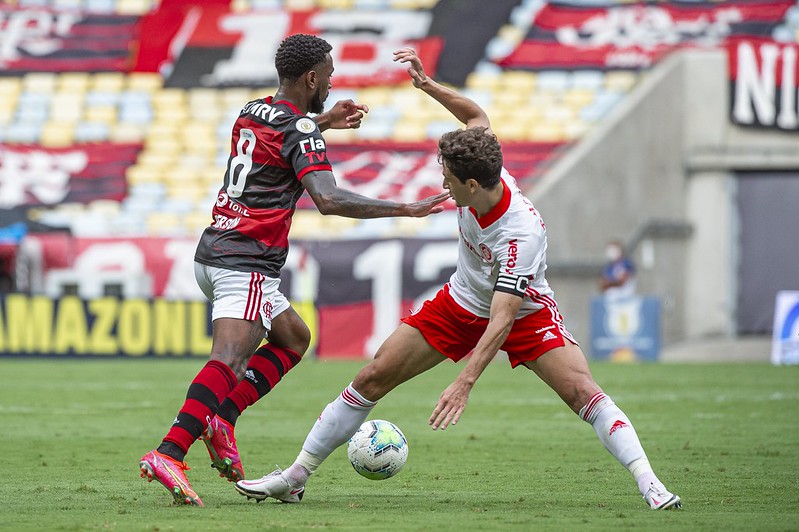 Flamengo e Internacional decidem título brasileiro; veja escalações