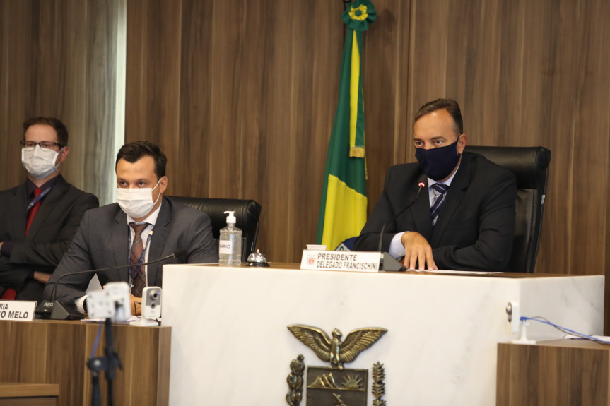 CCJ da Assembleia aprova educação como atividade essencial no Paraná