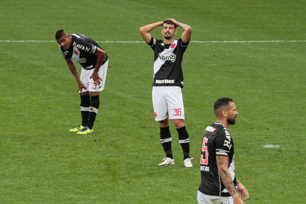Vasco empata com Corinthians e fica perto do rebaixamento