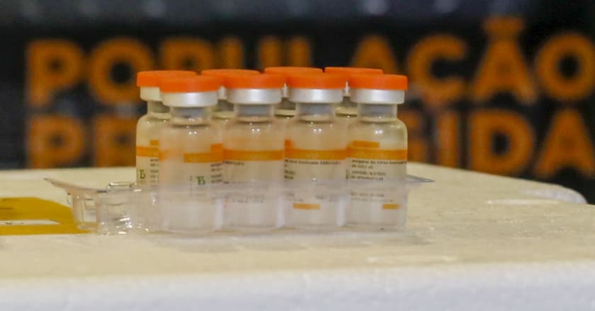 Paraná irá receber 2,4 milhões de doses da vacina contra Covid-19 até março