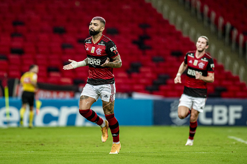 Flamengo vence Vasco e diminui vantagem para o Internacional