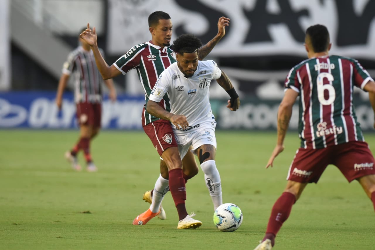 Santos empata com Fluminense e garante vaga na Copa Libertadores
