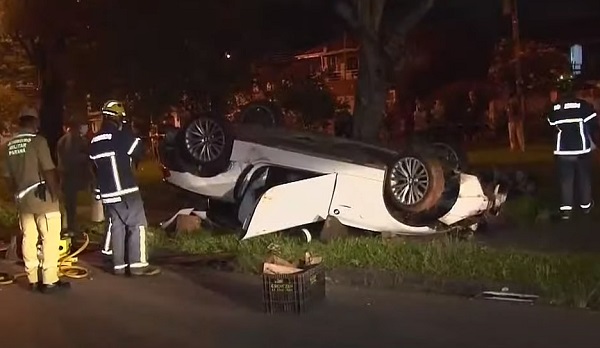 Mulher morre após BMW capotar na BR-376: motorista estava alcoolizado 