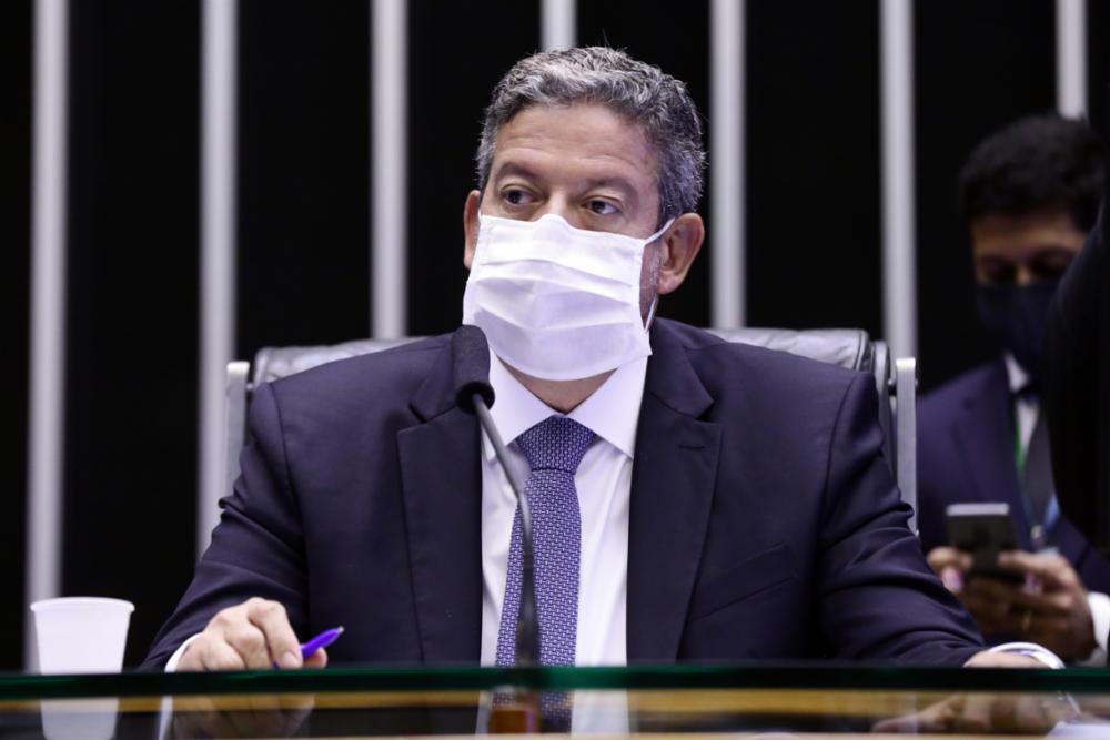 Lira diz a Bolsonaro que Câmara deve confirmar prisão de deputado