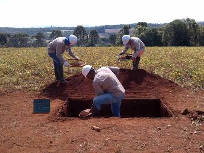 Escavações em sítios arqueológicos no Paraná revelam peças históricas
