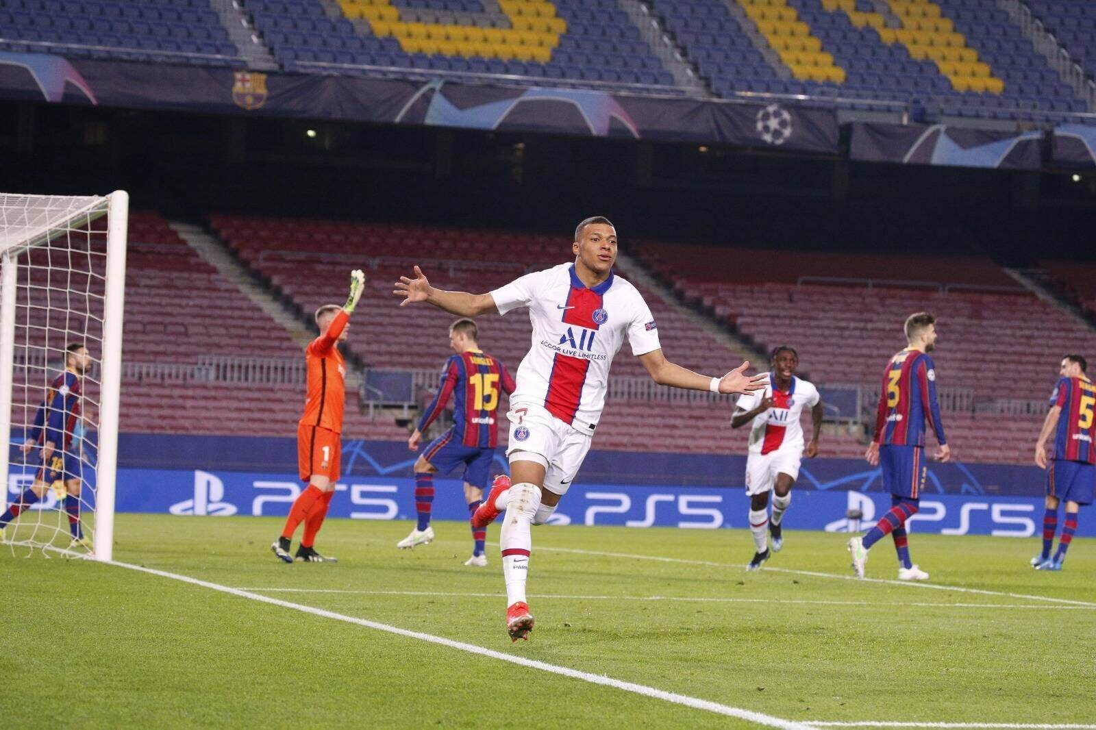 PSG goleia o Barcelona com três de Mbappé e abre vantagem nas oitavas da Champions
