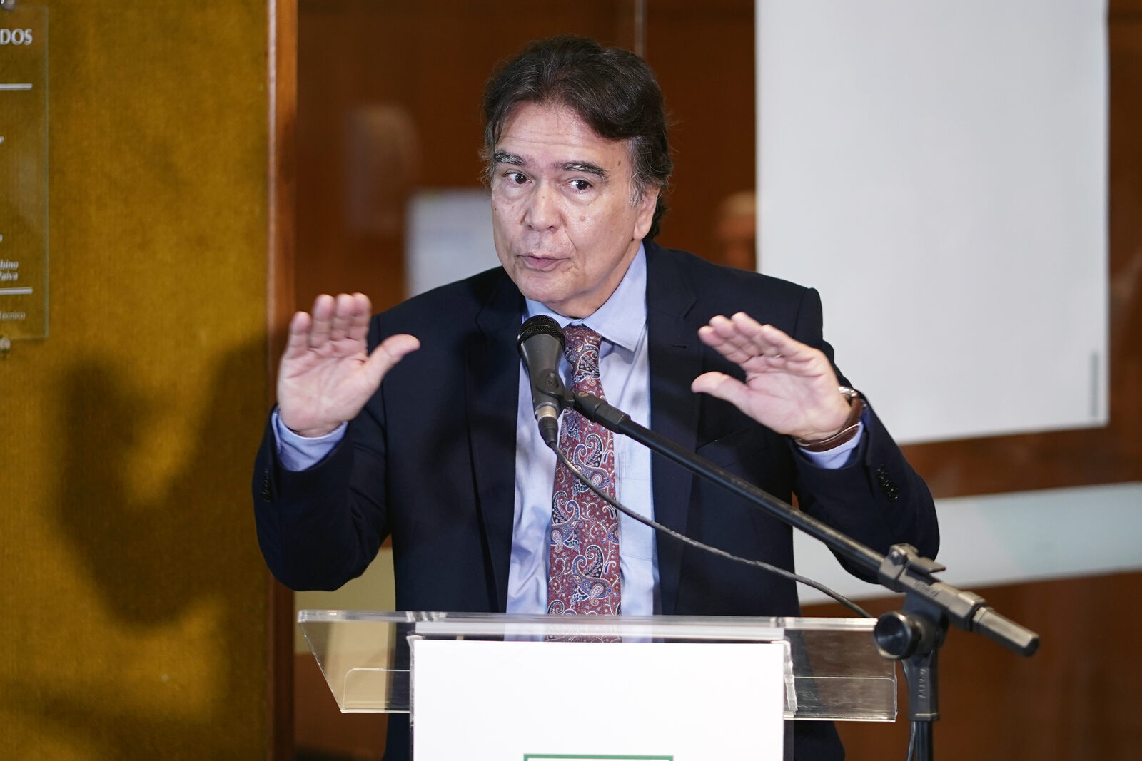 Ex-ministro da Saúde e fundador da Anvisa assina pedido de impeachment de Bolsonaro