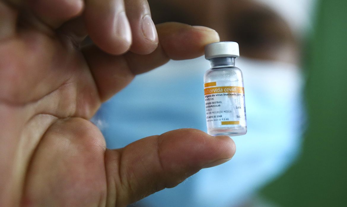Em Curitiba, 57.768 pessoas foram vacinadas contra a covid-19