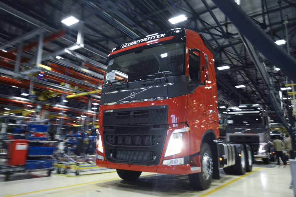 Scania e Volvo paralisam produção por pandemia e falta de insumos
