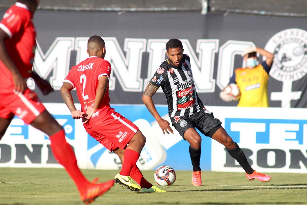 Operário bate Rio Branco e vence primeira no Campeonato Paranaense