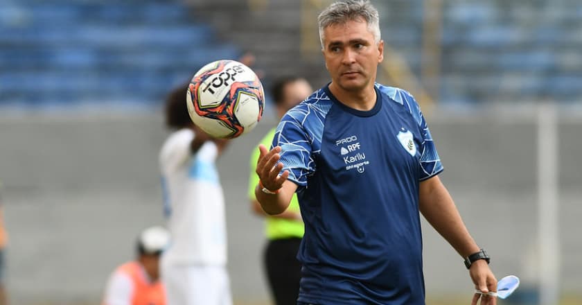 Londrina demite Silvinho após três rodadas do Campeonato Paranaense