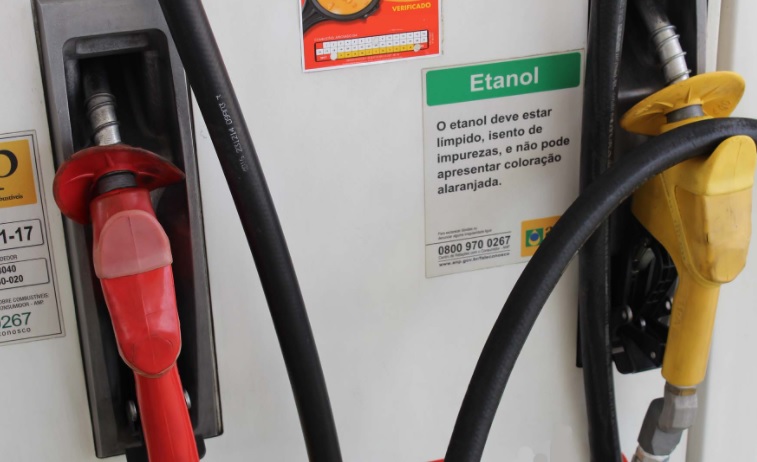 Governo reduz mistura de biodiesel para conter alta do diesel em 2022
