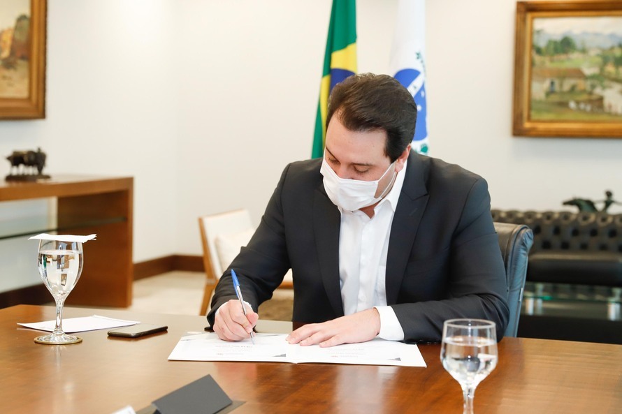 Governo do Paraná diminui restrições e prorroga decreto até 15 de abril