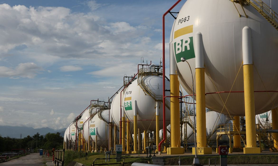 Petrobras aumenta preços da gasolina e do diesel nas refinarias