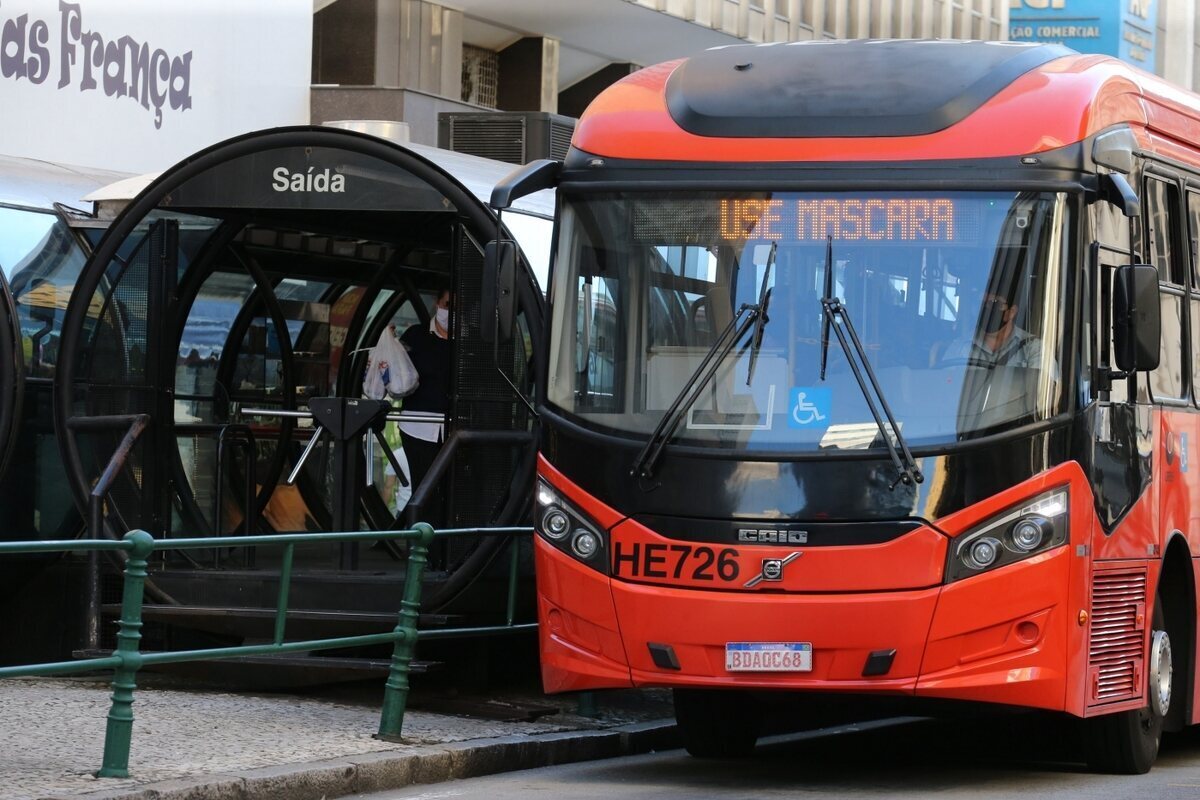 TCE recorre pela suspensão da circulação de ônibus em Curitiba