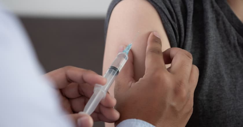 Curitiba amplia convocação para dose de reforço da vacina da Janssen