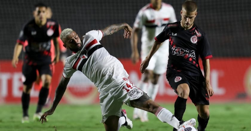 São Paulo vence Rentistas e mantém 100% de aproveitamento na Libertadores