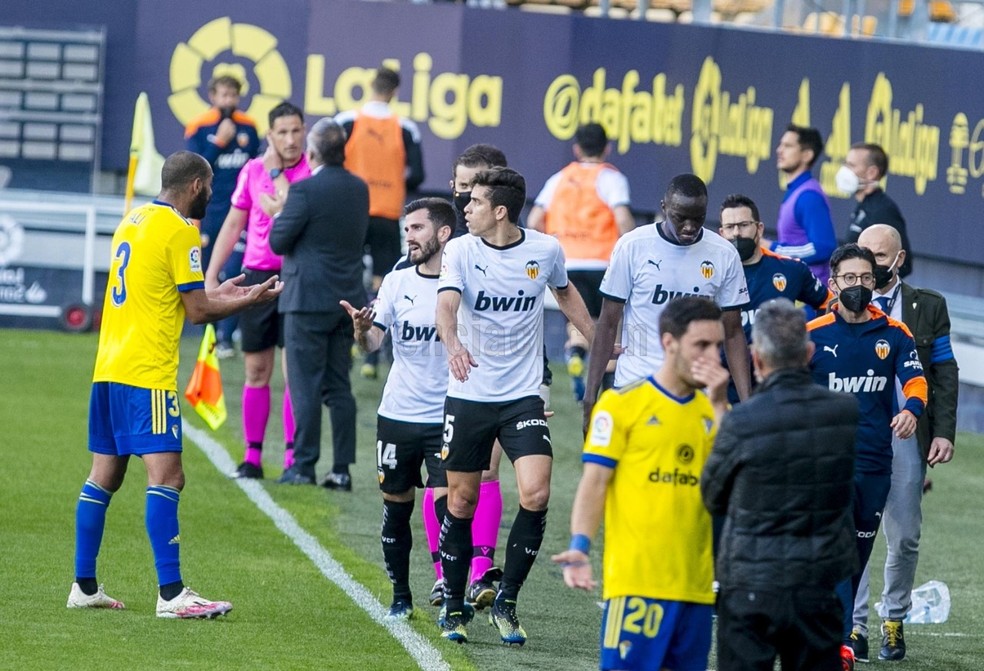 Valencia abandona campo após insulto racista contra jogador francês