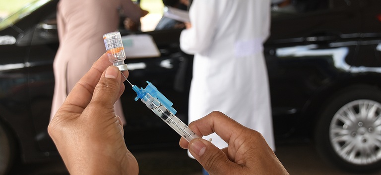 Comorbidades: vacinação contra a covid-19 começa em maio
