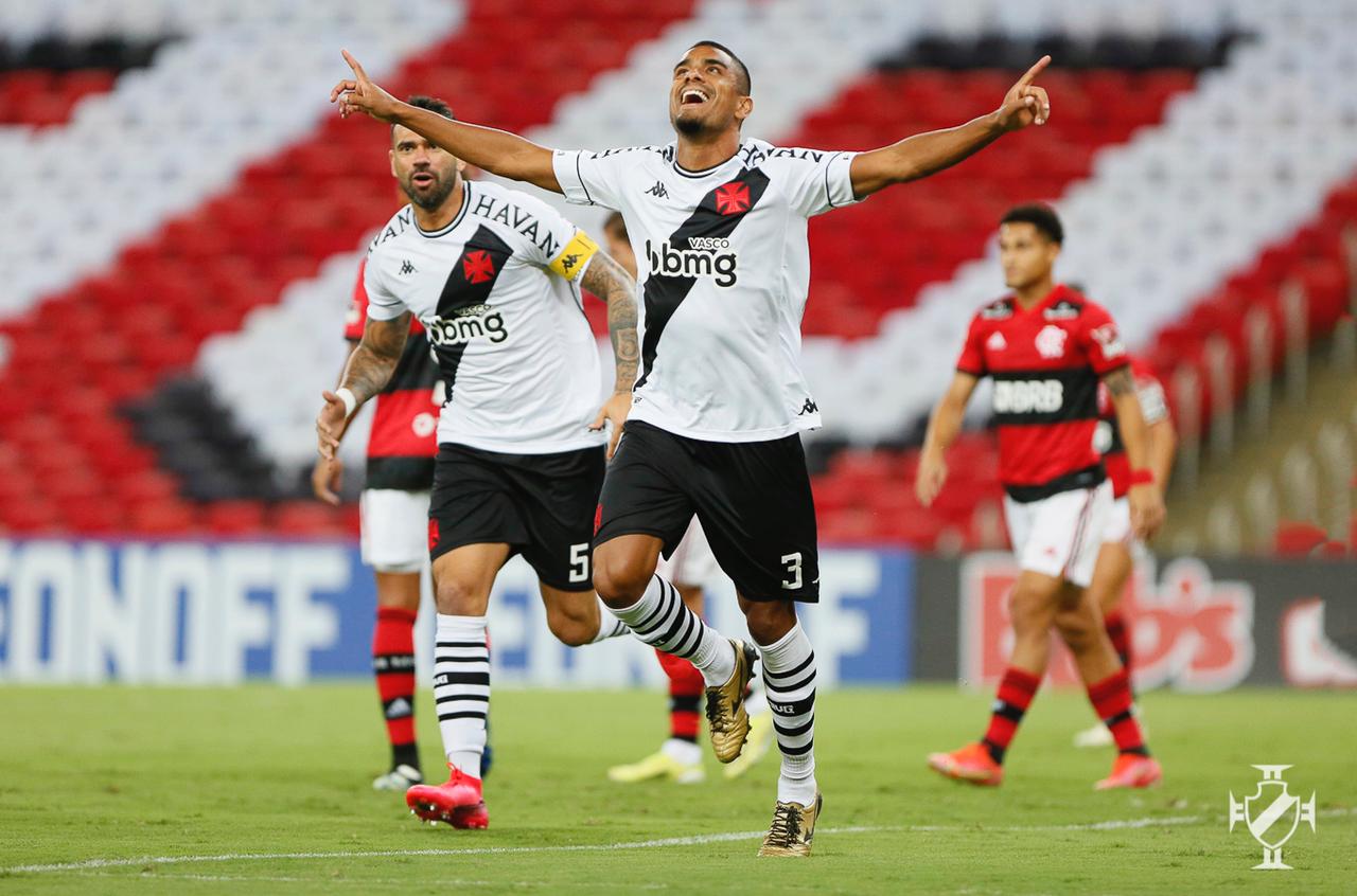 Vasco encerra tabu, aplica 3 a 1 no Flamengo e segue vivo no Carioca