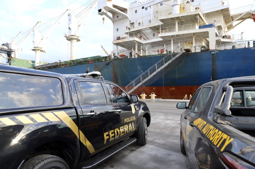 Clandestino tenta entrar no Brasil pelo porto de Paranaguá