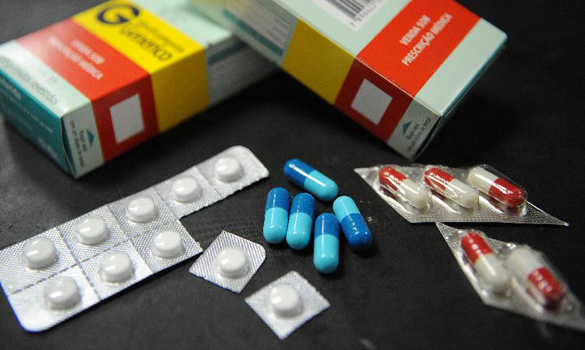 Senado debate adiamento do reajuste de preços de medicamentos