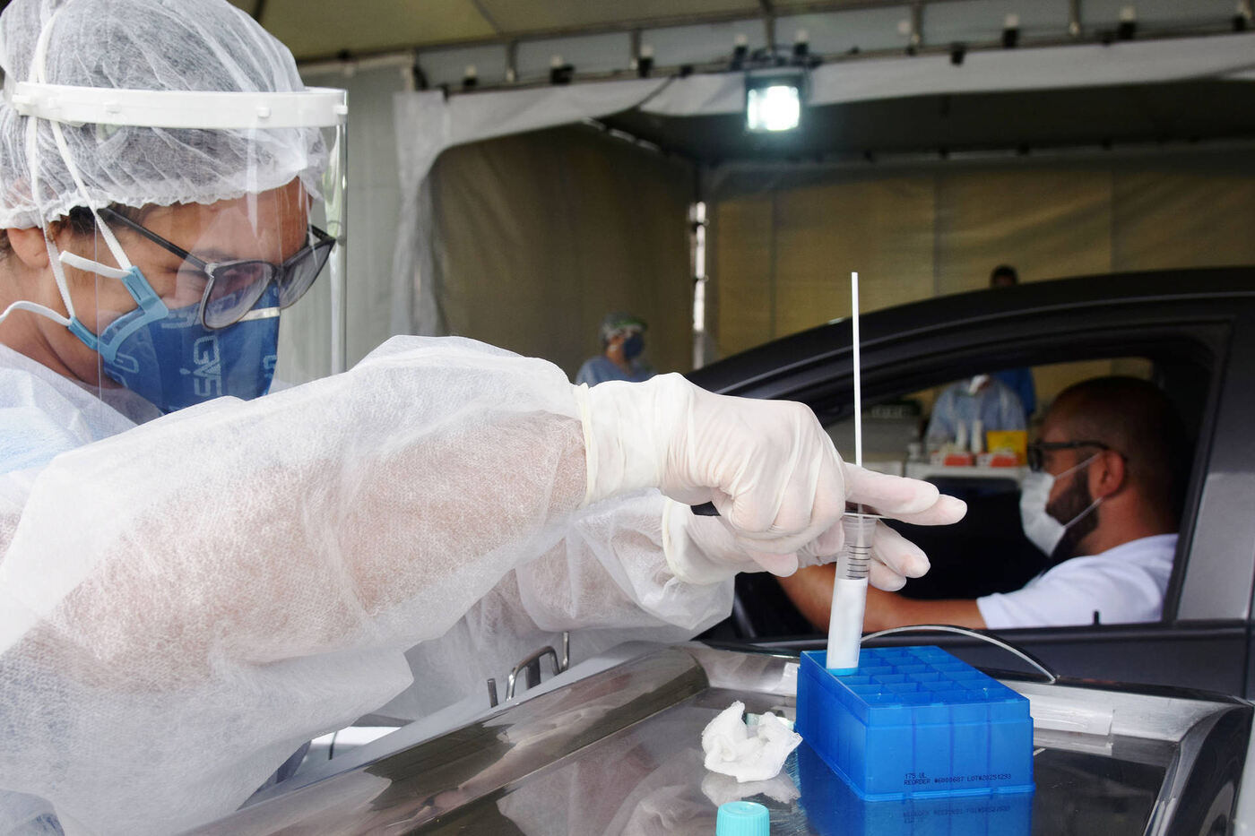 Pandemia de covid-19 matou quase 5 milhões de pessoas no mundo