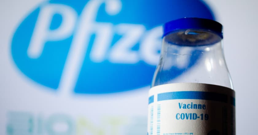 Pfizer entrega lote com 2,1 milhões de doses de vacinas ao Brasil