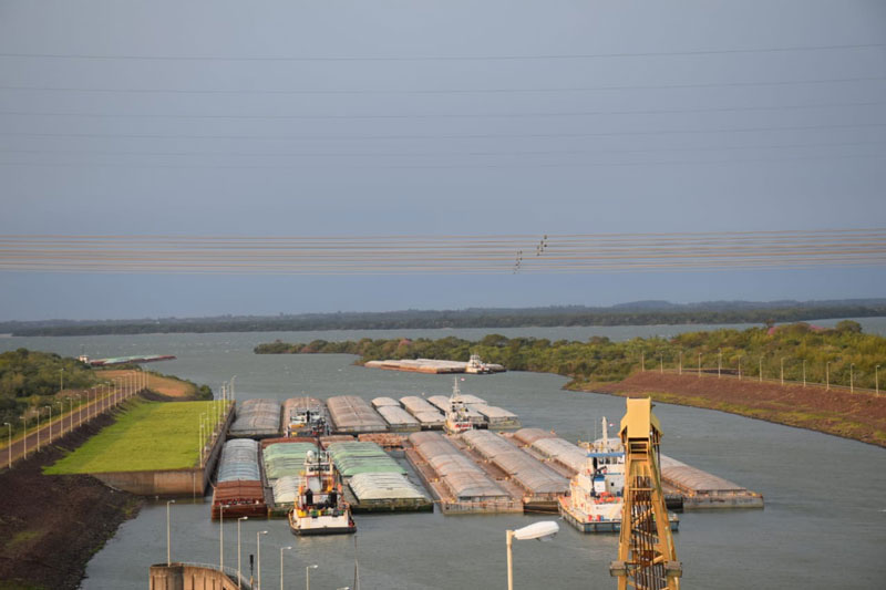 Paraguai anuncia que conseguiu elevar nível do Rio Paraná para escoar produção de grãos