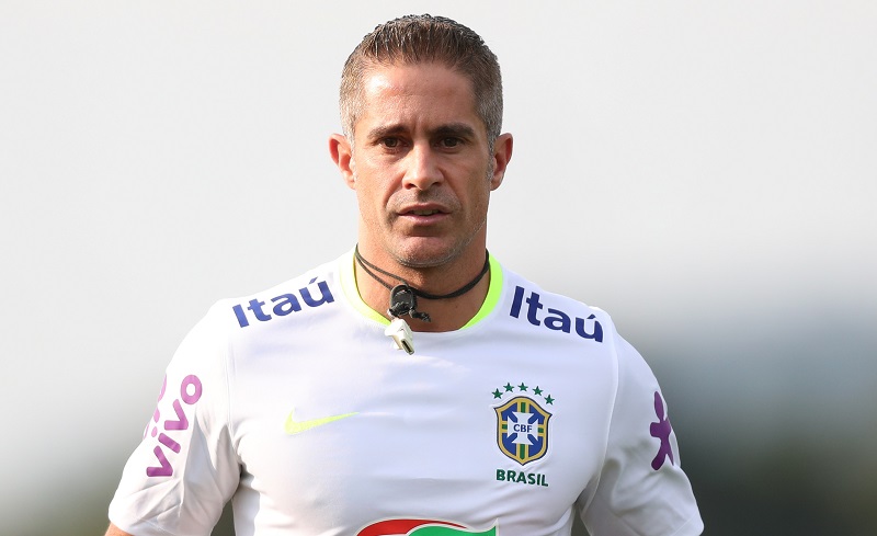 Corinthians fecha a contratação do técnico Sylvinho