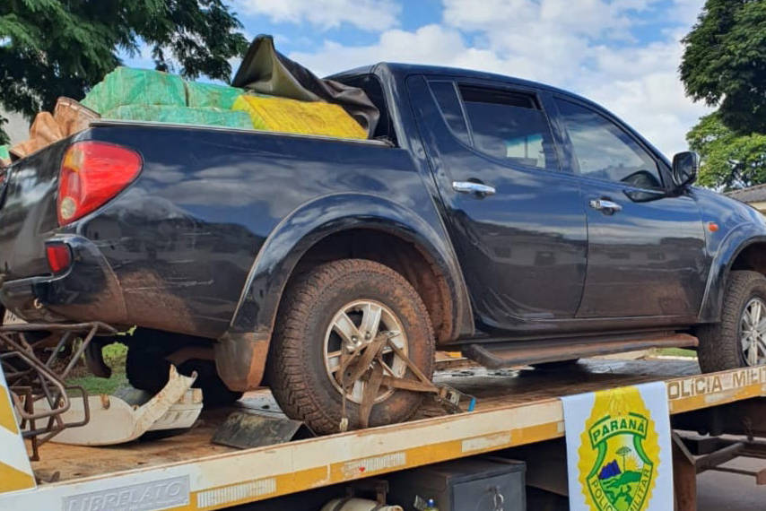 PM apreende adolescente com 1,2 tonelada de maconha em caminhonete roubada